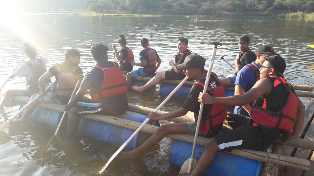 gr 10 & 11 teambuild