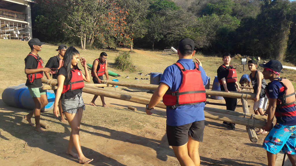 gr 10 & 11 teambuild